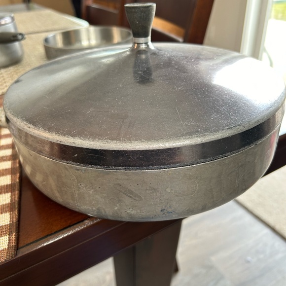 Vintage Pots & Pans - Picture 9 of 9